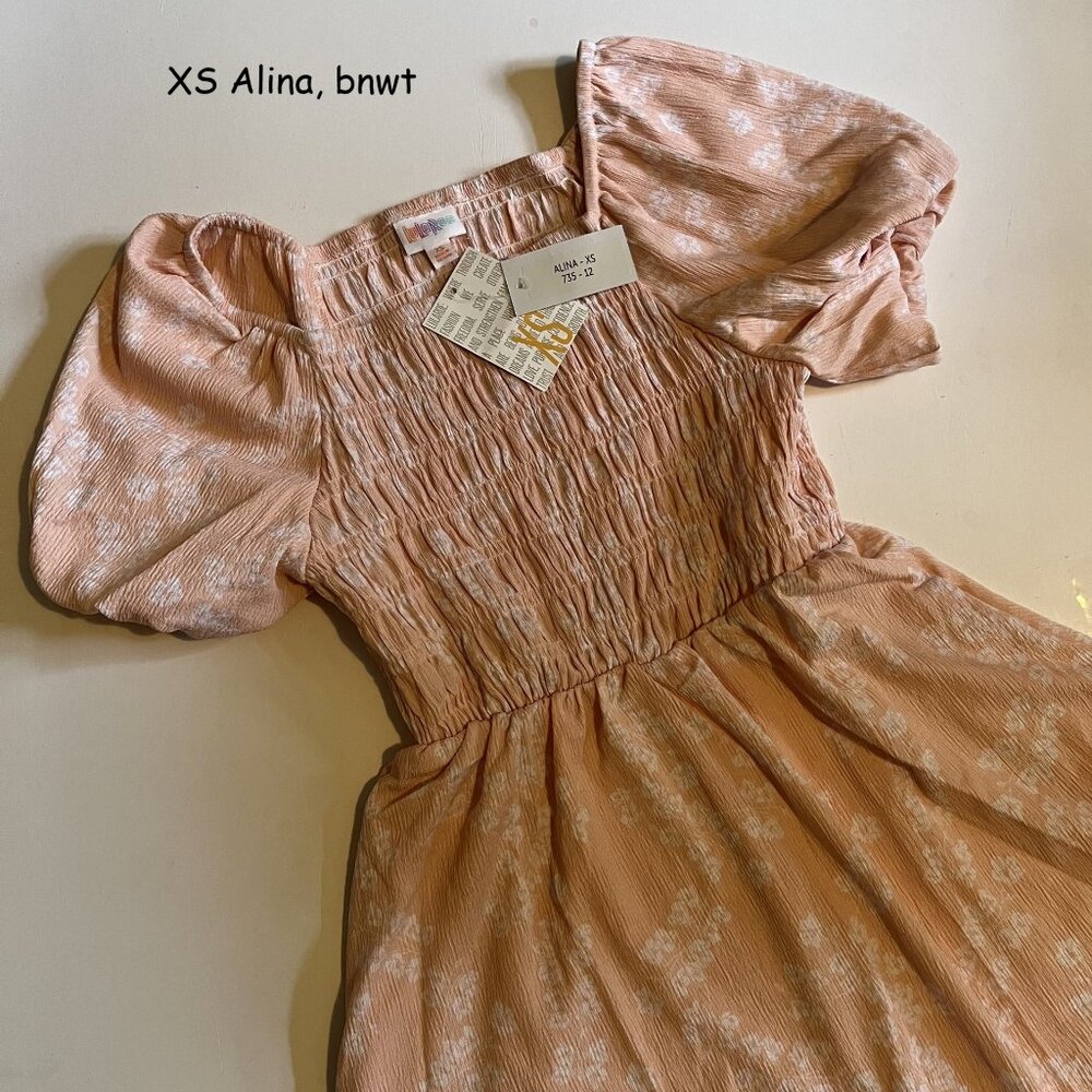 XS Lularoe Alina smocked dress, peach with white flowers